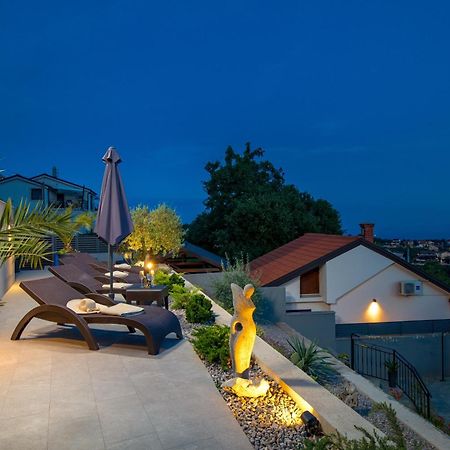 Srok Apartments With Pool คาสตาฟ ภายนอก รูปภาพ