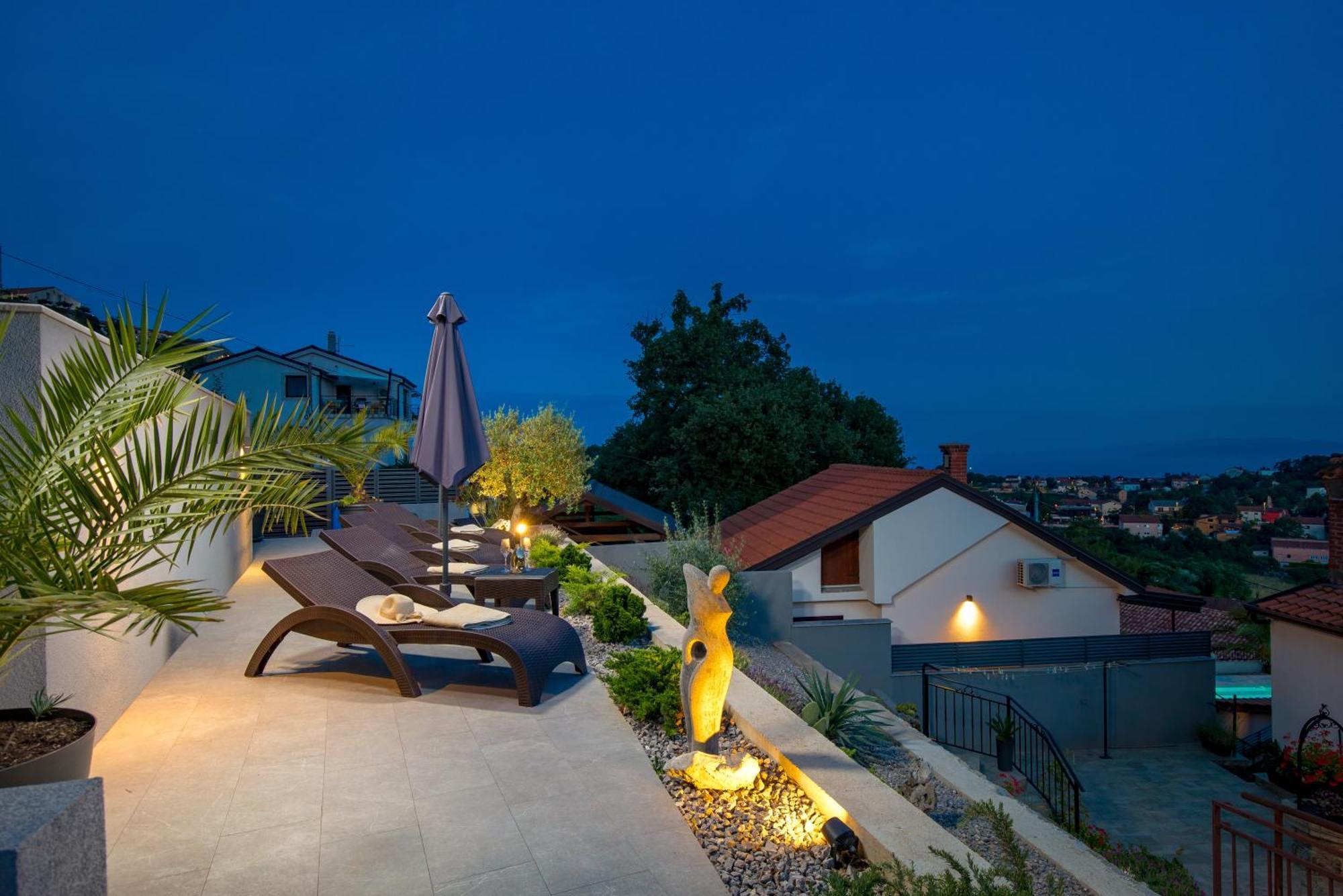 Srok Apartments With Pool คาสตาฟ ภายนอก รูปภาพ